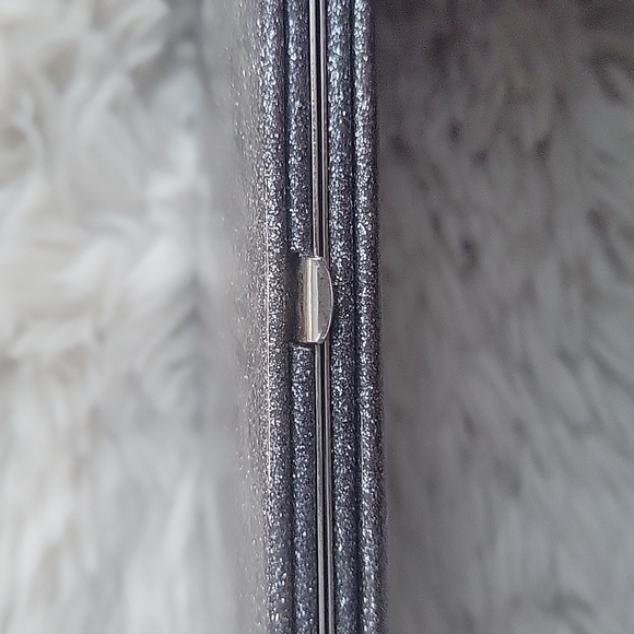 Silver Glitter Clasp Wallet - Picture 4 of 4
